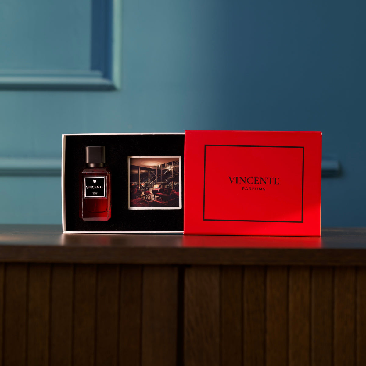 Vincente Parfums Million Bucks 50 ml – подаръчна кутия с флакон и картичка